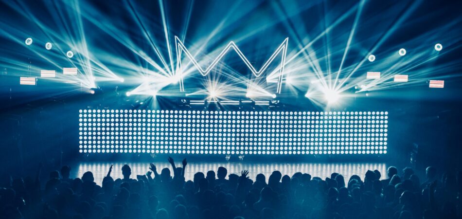 pexels-wendywei-1677710